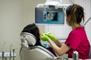 State-of-the-art Frisco dentist using intraoral camera to diagnose dental problem